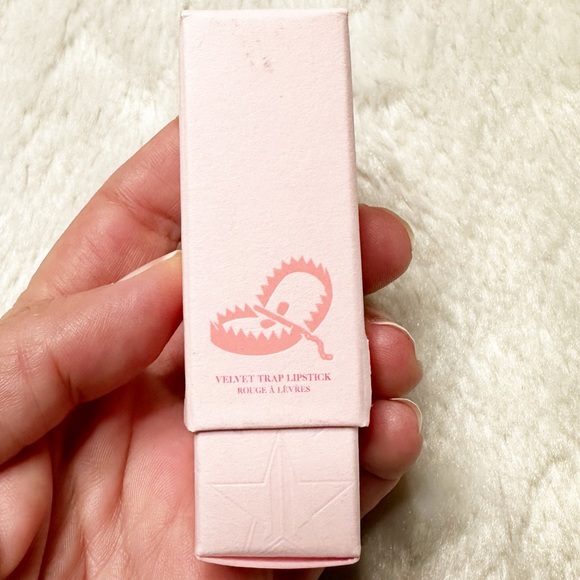 NIB Jeffree Star Velvet Trap Lipstick in Unphazed Full Size 3.3g - Picture 8 of 12
